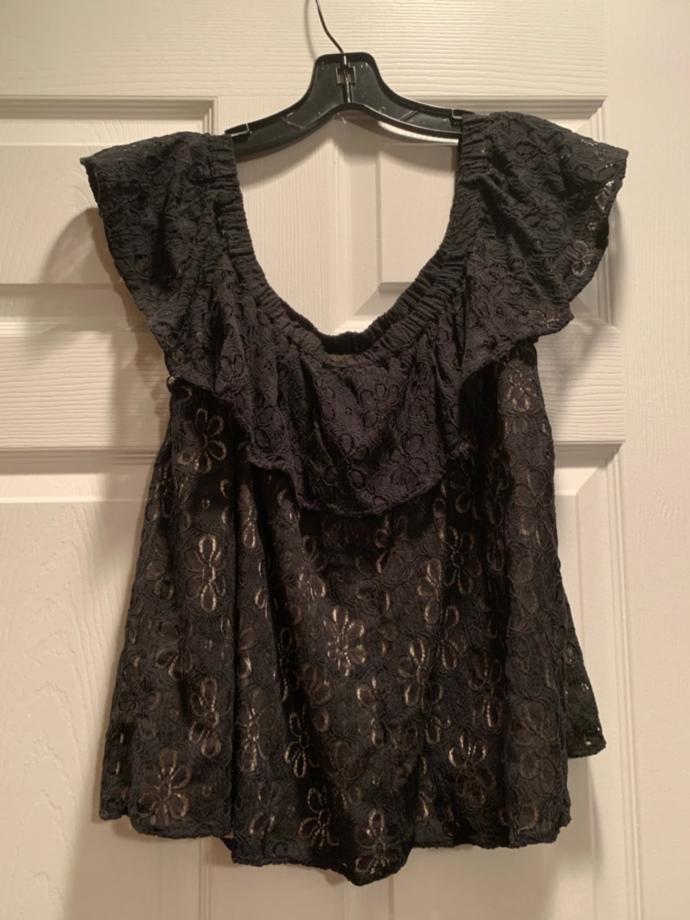 Umgee Black Floral Lace Ruffle Neck Camisole - Picture 2 of 4